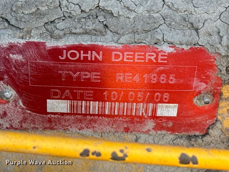 image for item EP0963 1989 John Deere 400G dozer