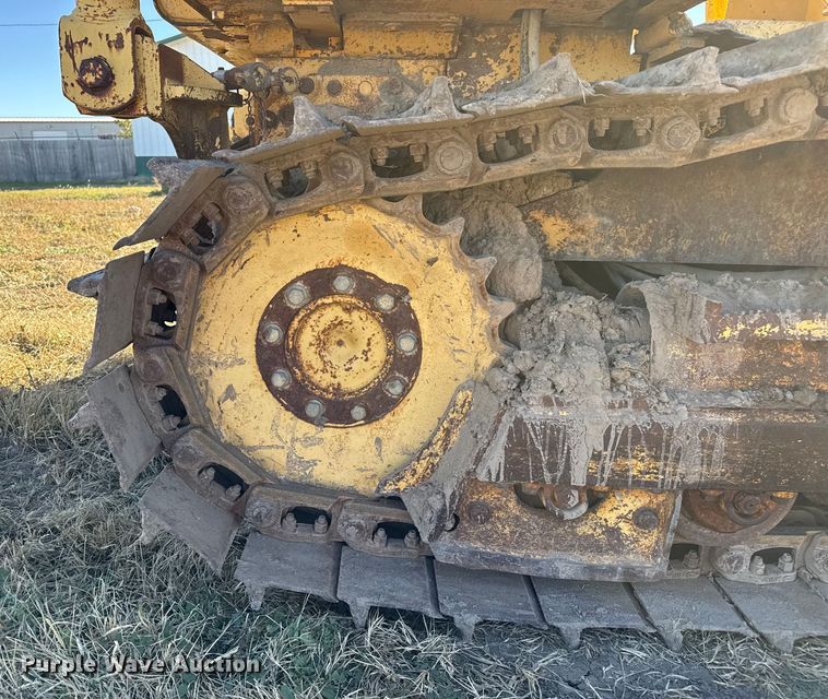 image for item EP0963 1989 John Deere 400G dozer
