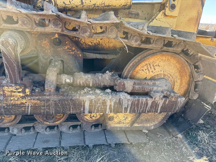 image for item EP0963 1989 John Deere 400G dozer