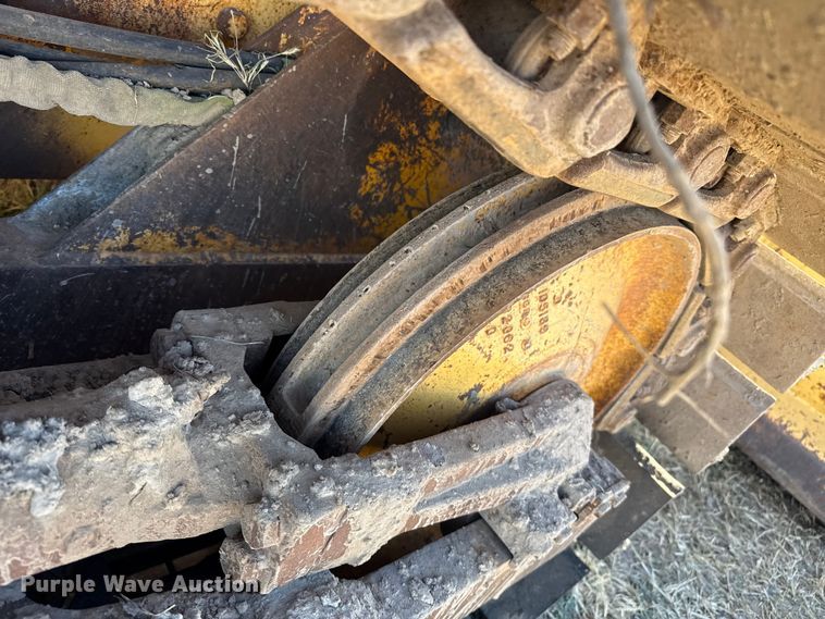 image for item EP0963 1989 John Deere 400G dozer