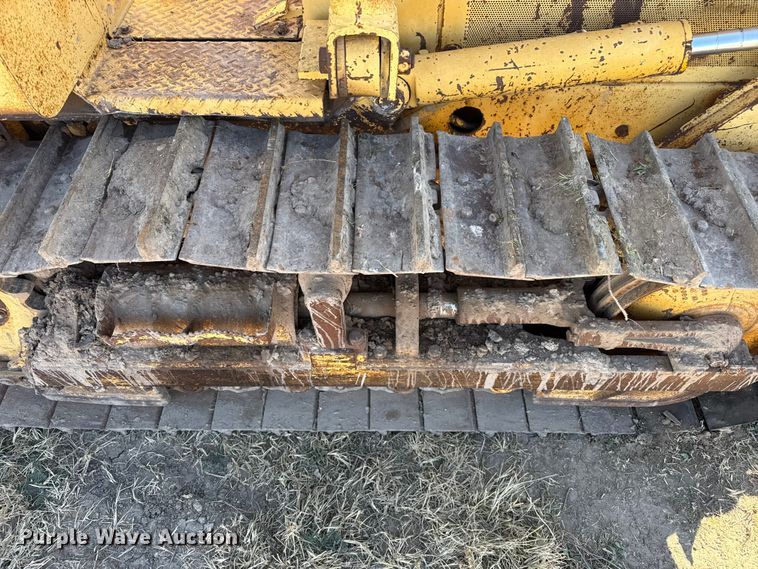 image for item EP0963 1989 John Deere 400G dozer