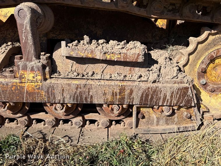 image for item EP0963 1989 John Deere 400G dozer