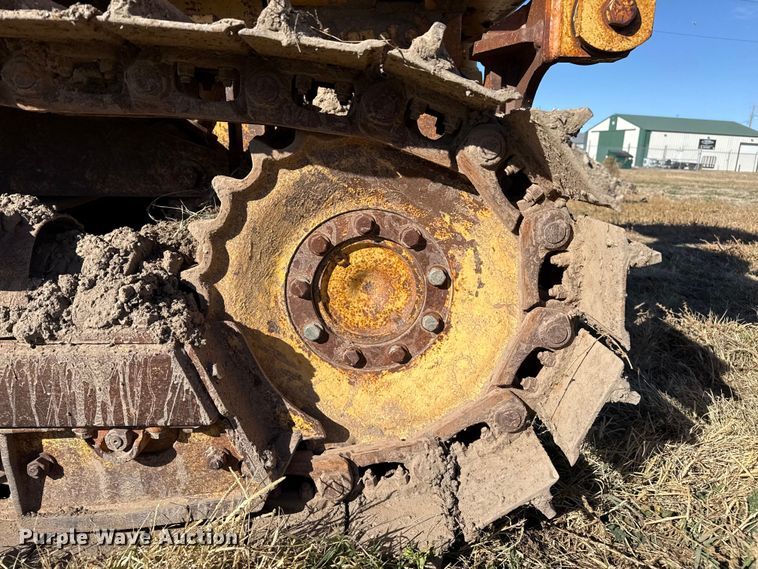 image for item EP0963 1989 John Deere 400G dozer