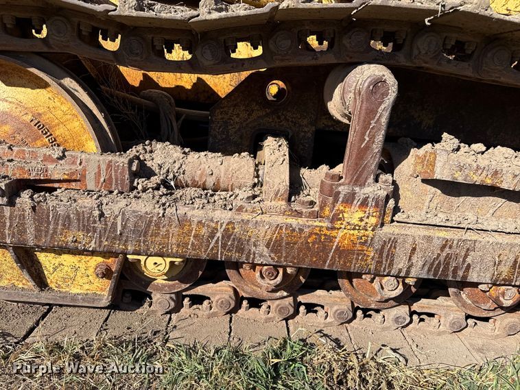 image for item EP0963 1989 John Deere 400G dozer