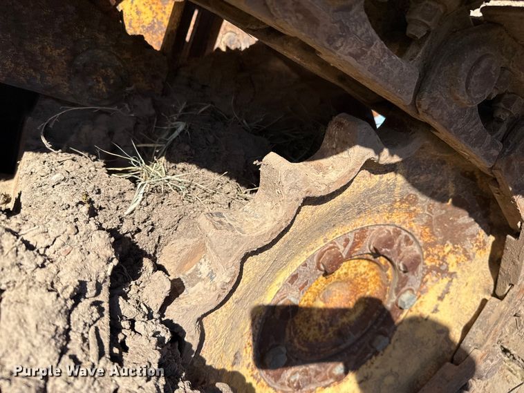 image for item EP0963 1989 John Deere 400G dozer