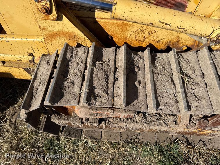 image for item EP0963 1989 John Deere 400G dozer