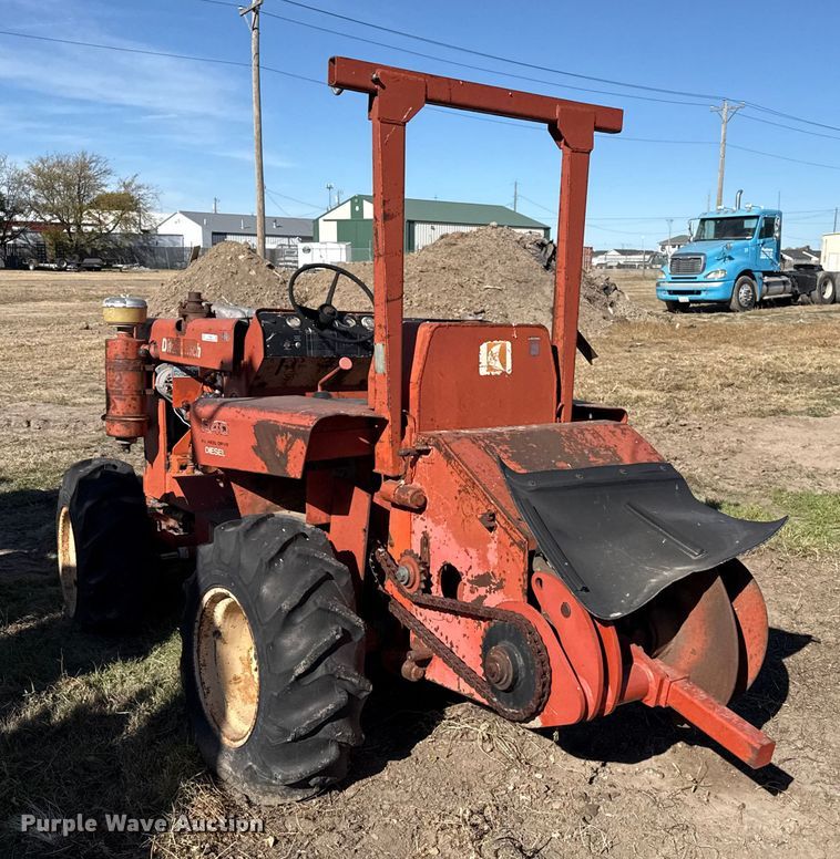 image for item EP0965 Ditch Witch R40 trencher