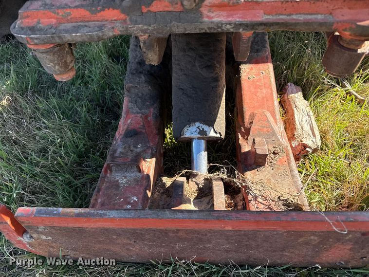 image for item EP0965 Ditch Witch R40 trencher