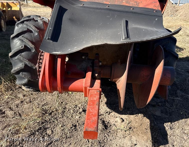 image for item EP0965 Ditch Witch R40 trencher