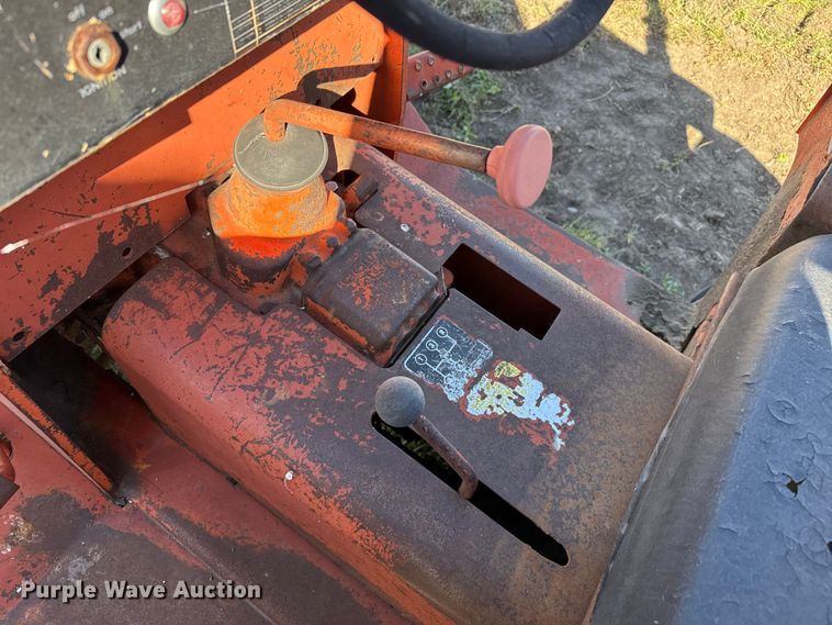 image for item EP0965 Ditch Witch R40 trencher