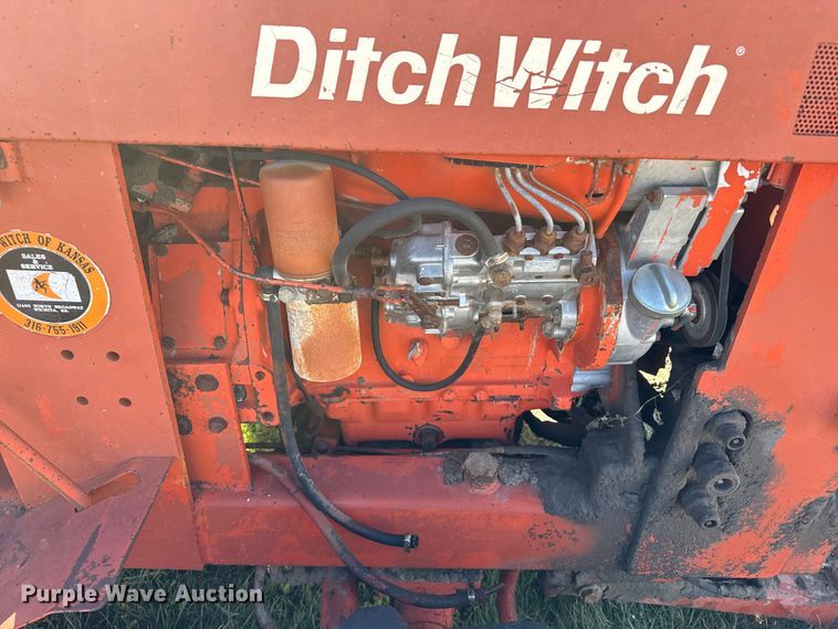 image for item EP0965 Ditch Witch R40 trencher