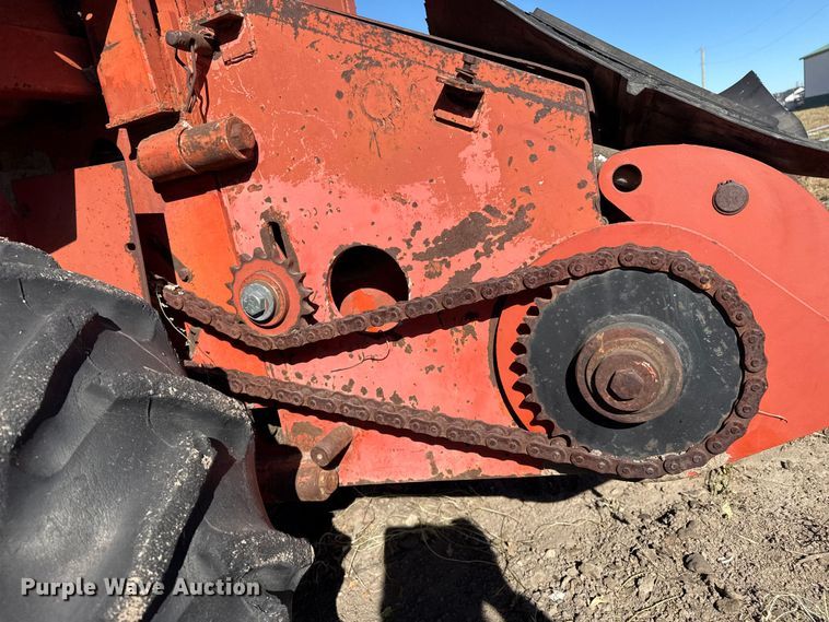 image for item EP0965 Ditch Witch R40 trencher