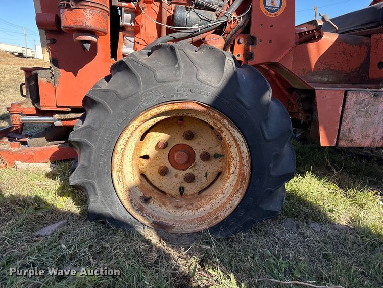 image for item EP0965 Ditch Witch R40 trencher