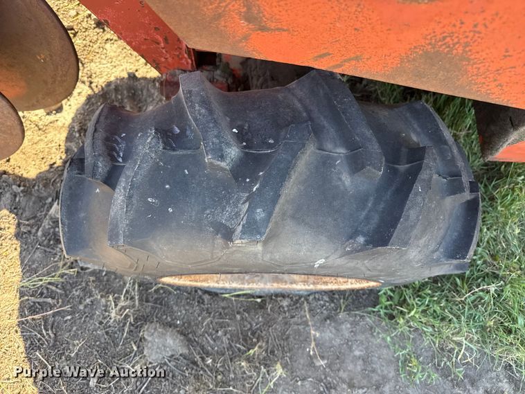 image for item EP0965 Ditch Witch R40 trencher