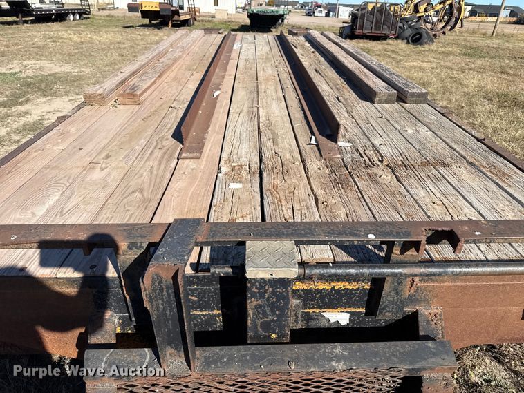 image for item EP0968 1994 Belshe T9 equipment trailer