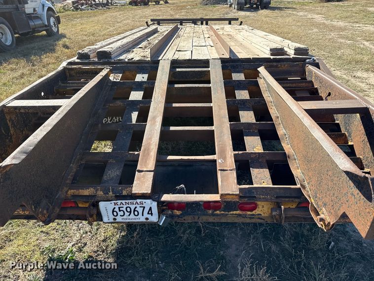 image for item EP0968 1994 Belshe T9 equipment trailer
