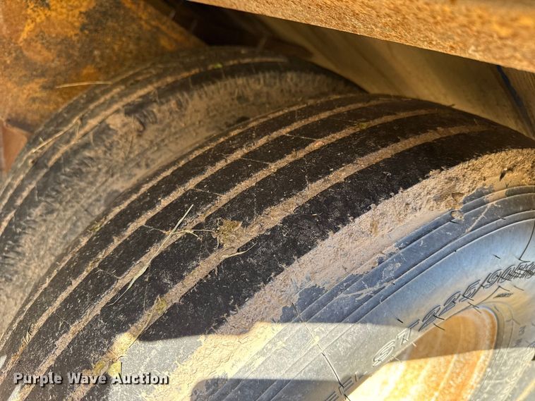 image for item EP0968 1994 Belshe T9 equipment trailer