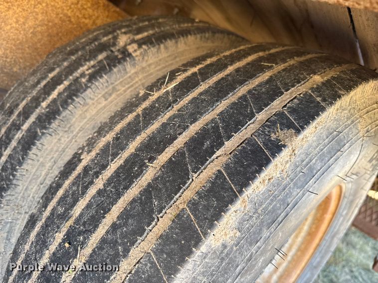 image for item EP0968 1994 Belshe T9 equipment trailer