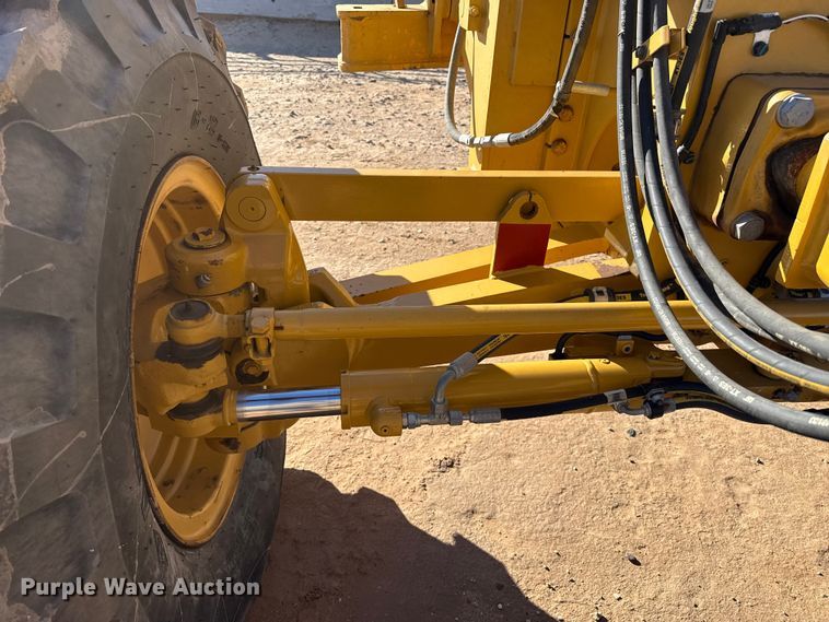 image for item EP2540 2014 Caterpillar 12M2 motor grader