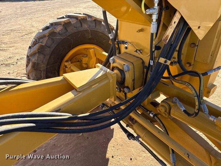 image for item EP2540 2014 Caterpillar 12M2 motor grader