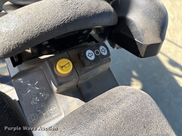 image for item EP2540 2014 Caterpillar 12M2 motor grader