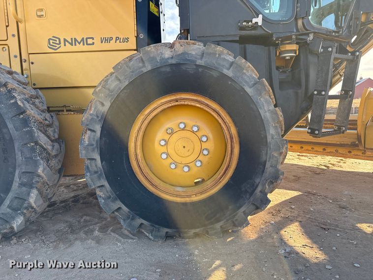 image for item EP2540 2014 Caterpillar 12M2 motor grader