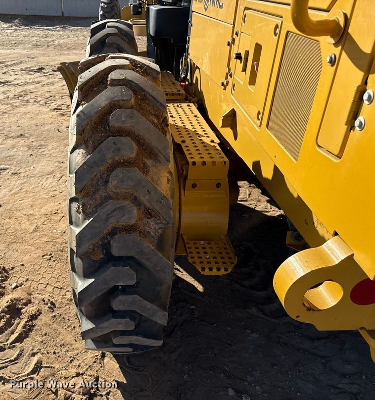 image for item EP2540 2014 Caterpillar 12M2 motor grader