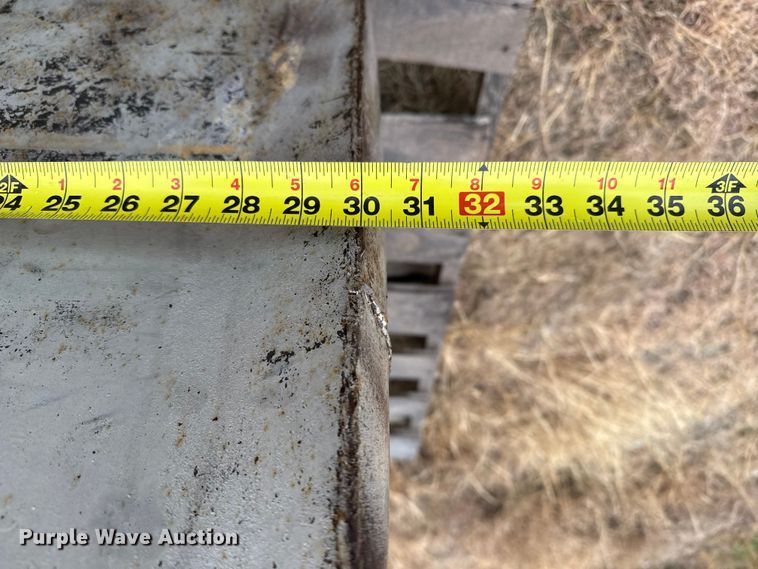 image for item EP2585 (2) tanks