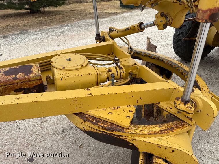 image for item EP2587 1989 Caterpillar 120G motor grader