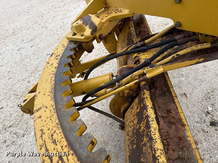 image for item EP2587 1989 Caterpillar 120G motor grader
