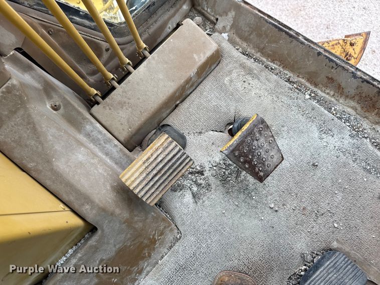 image for item EP2587 1989 Caterpillar 120G motor grader