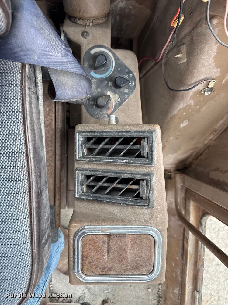 image for item EP2587 1989 Caterpillar 120G motor grader