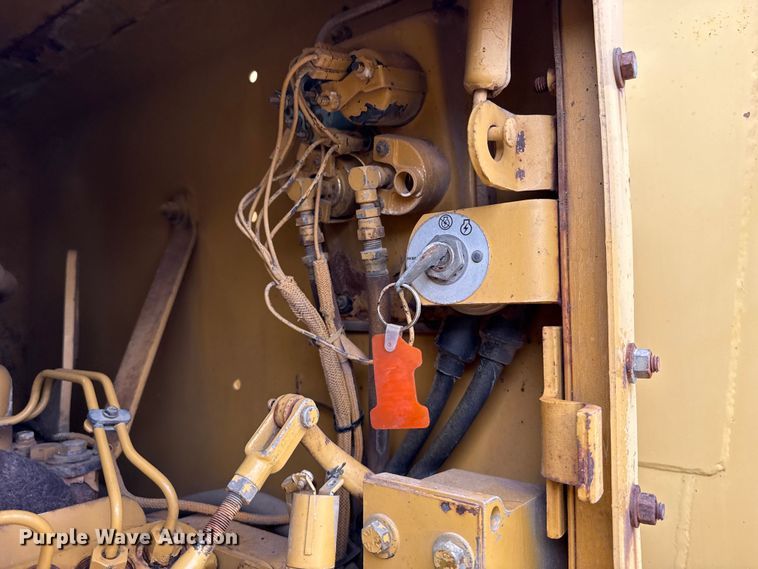 image for item EP2587 1989 Caterpillar 120G motor grader