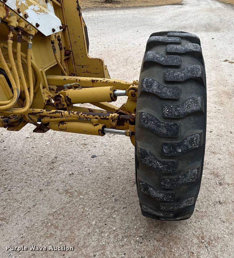 image for item EP2587 1989 Caterpillar 120G motor grader