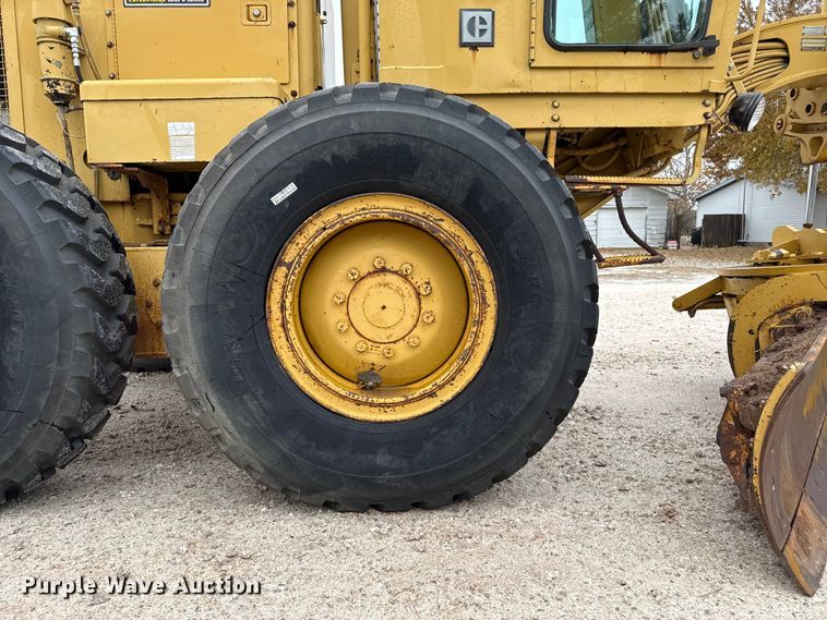 image for item EP2587 1989 Caterpillar 120G motor grader