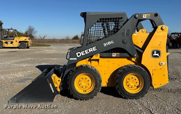 image for item ER0237 2017 John Deere 318G skid steer loader