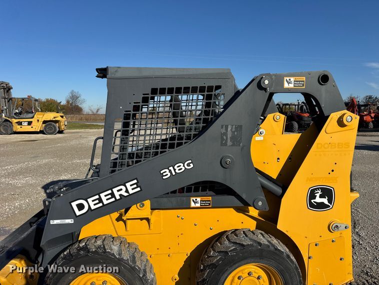 image for item ER0237 2017 John Deere 318G skid steer loader