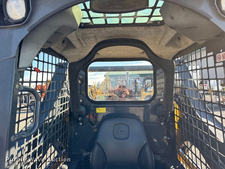 image for item ER0237 2017 John Deere 318G skid steer loader