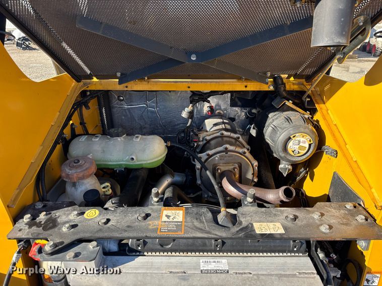 image for item ER0237 2017 John Deere 318G skid steer loader