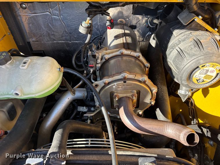 image for item ER0237 2017 John Deere 318G skid steer loader