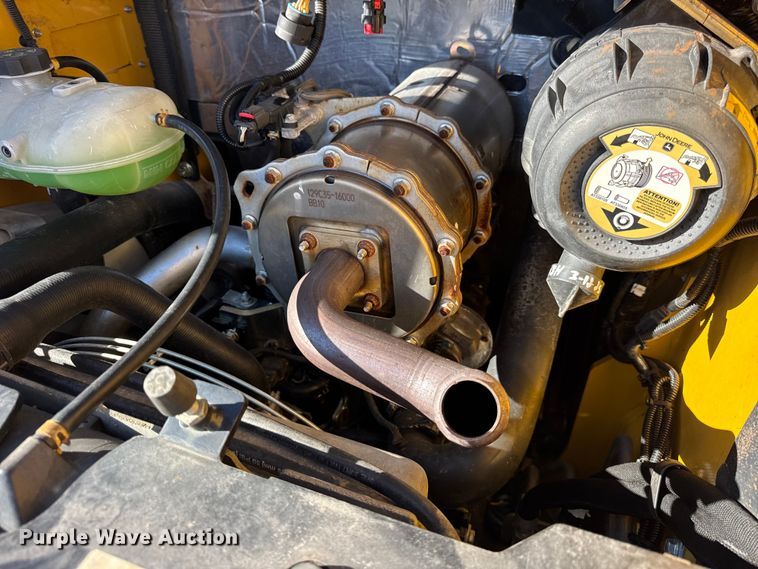 image for item ER0237 2017 John Deere 318G skid steer loader