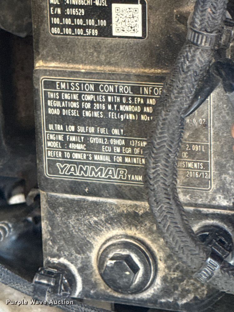 image for item ER0237 2017 John Deere 318G skid steer loader