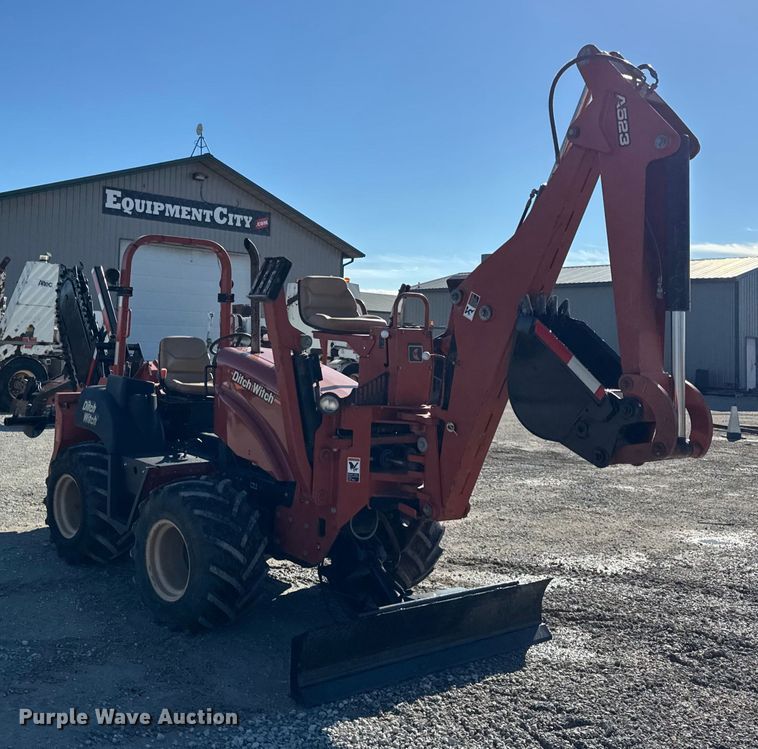 image for item ER0238 2004 Ditch Witch RT55 trencher