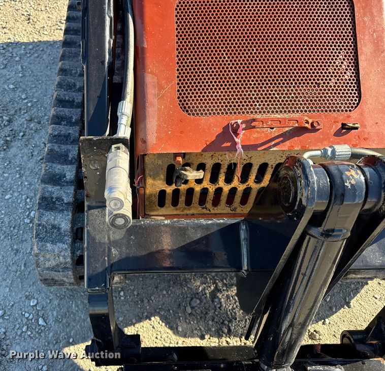 image for item ER0239 2005 Ditch Witch SK500 compact utility loader