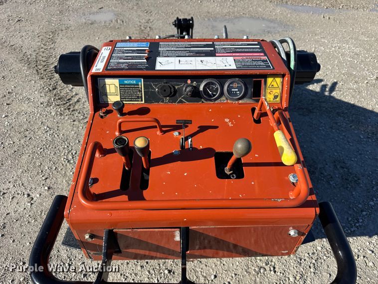 image for item ER0239 2005 Ditch Witch SK500 compact utility loader