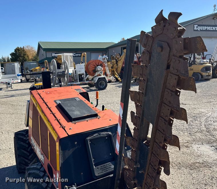image for item ER0240 2015 Ditch Witch 410SX trencher