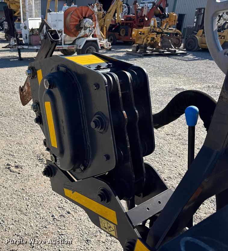 image for item ER0240 2015 Ditch Witch 410SX trencher