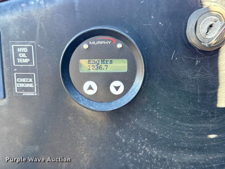 image for item ER0240 2015 Ditch Witch 410SX trencher