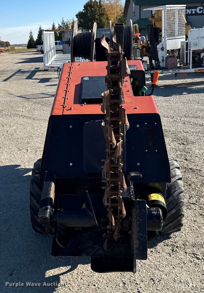 image for item ER0241 2017 Ditch Witch 410SX trencher