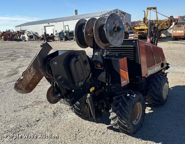 image for item ER0241 2017 Ditch Witch 410SX trencher
